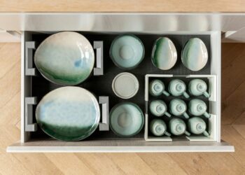 Cease Losing LLM Tokens. Batching your inputs collectively can lead… | by Tobias Schnabel | Aug, 2024