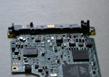 Utilizing Native LLMs to Uncover Excessive-Efficiency Algorithms