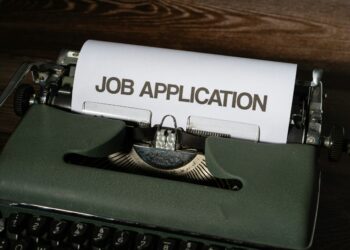 Immediate Engineering vs RAG for Modifying Resumes