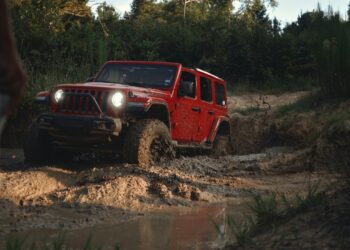 Sooner Is Not At all times Higher: Selecting the Proper PostgreSQL Insert Technique in Python (+Benchmarks)